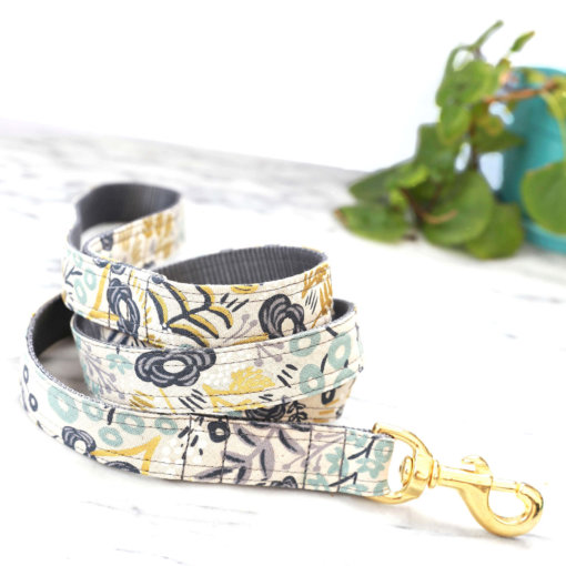 goldie_natural_leash-1.jpg